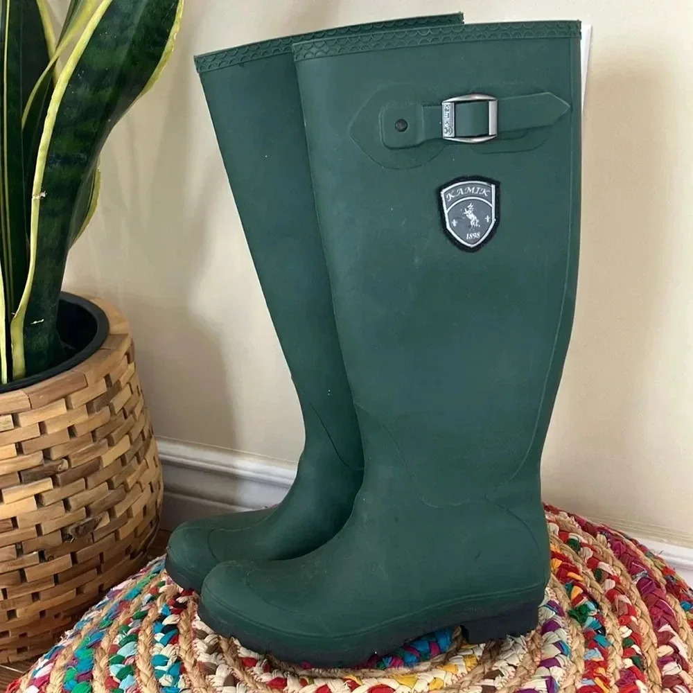 Kamik green  rubber rain boots
